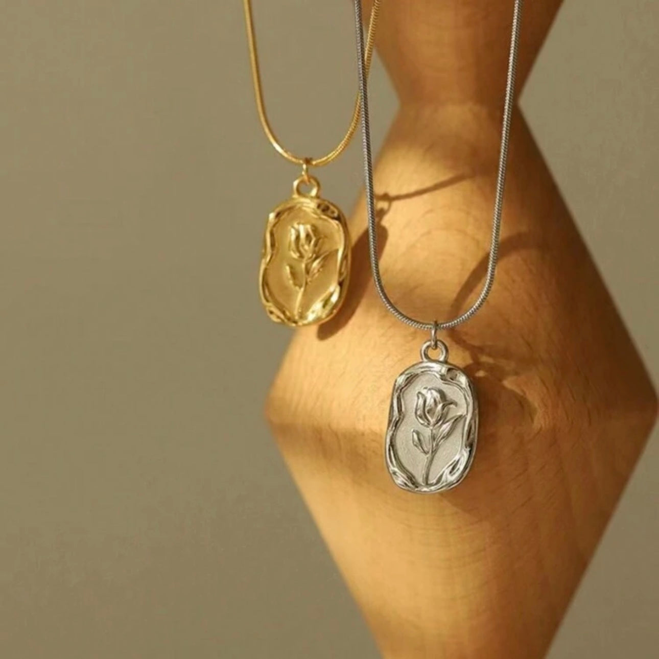 Rose Necklace