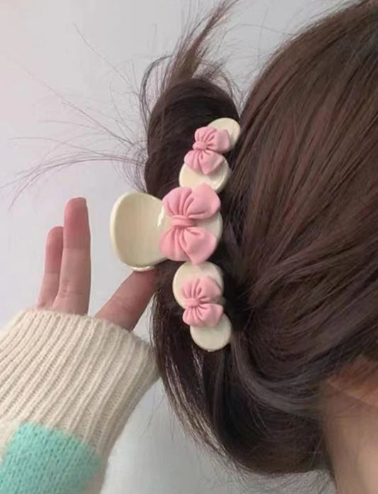 Bows White Clip